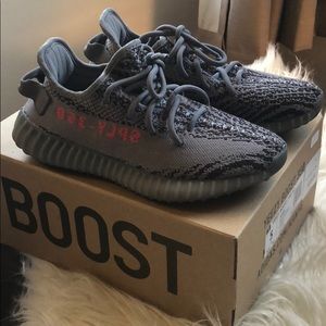 YEEZY BOOST 350 V2